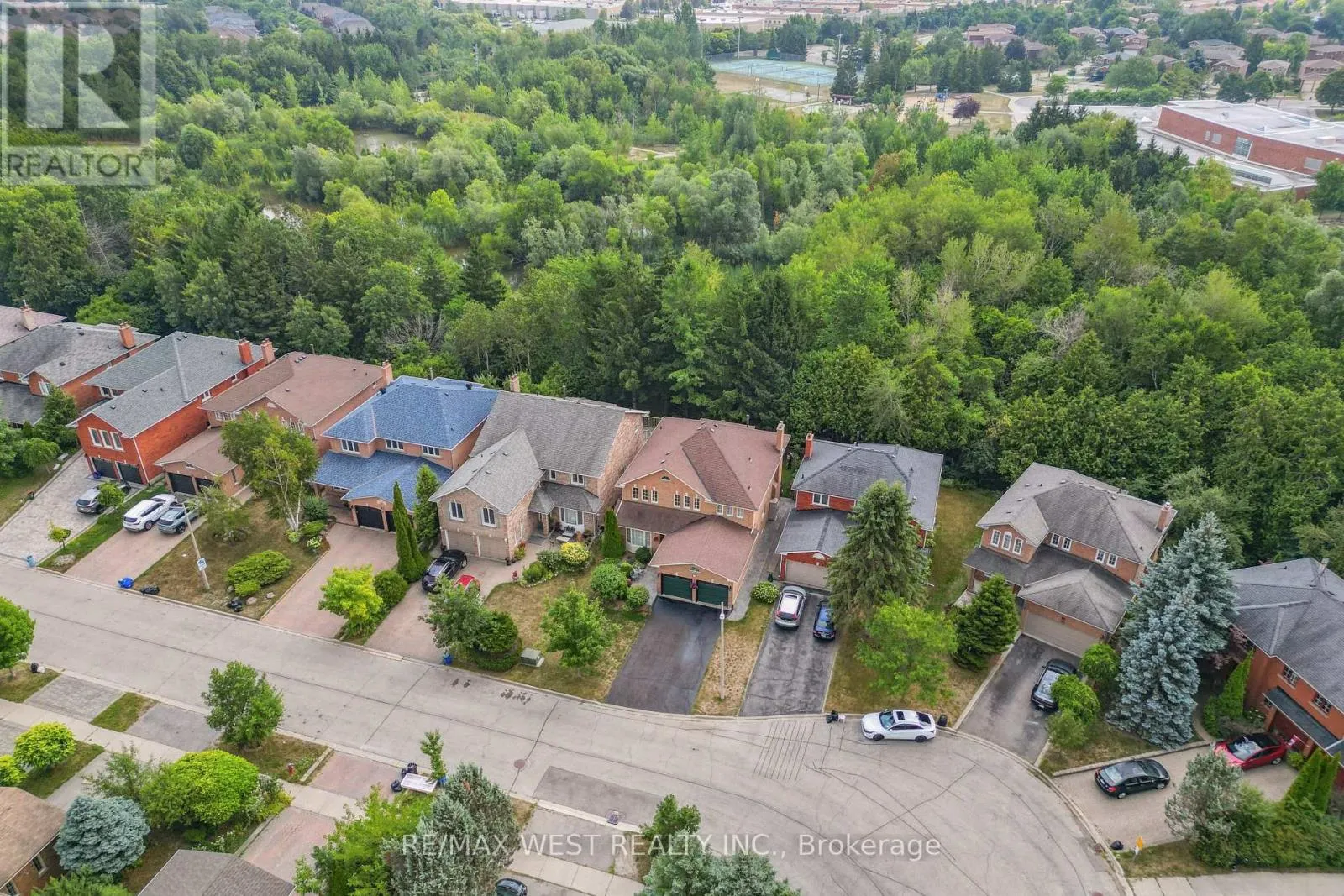 43 SUMMITCREST DRIVE