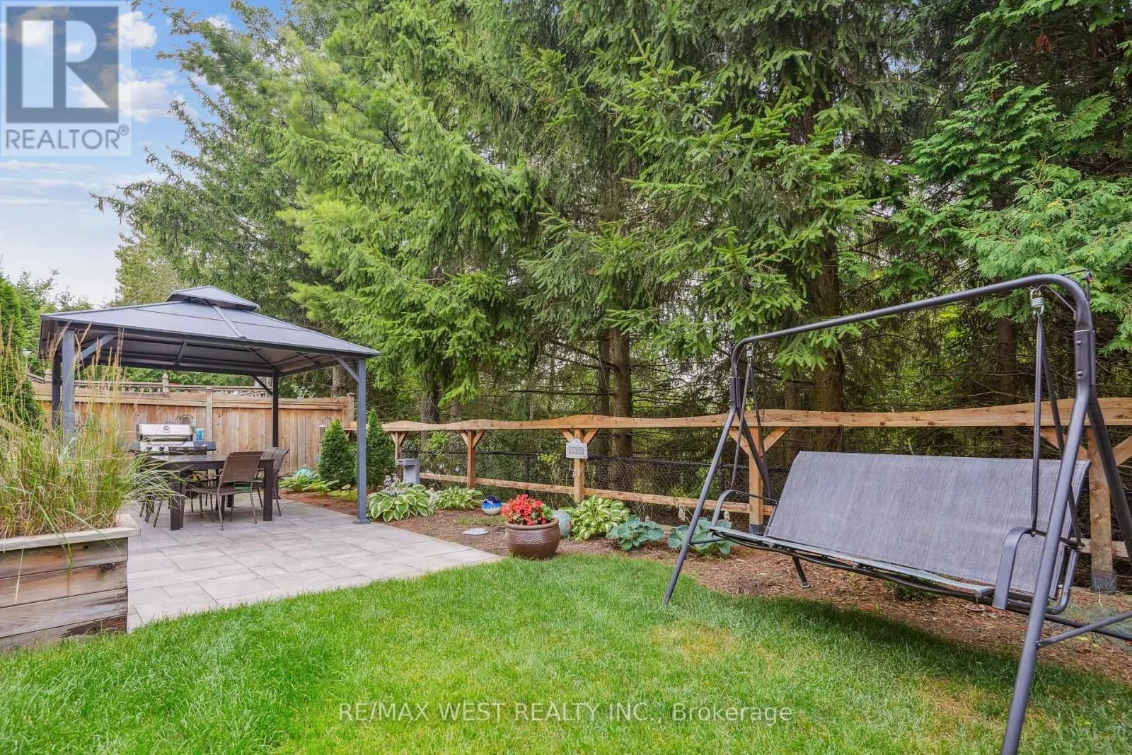 43 SUMMITCREST DRIVE