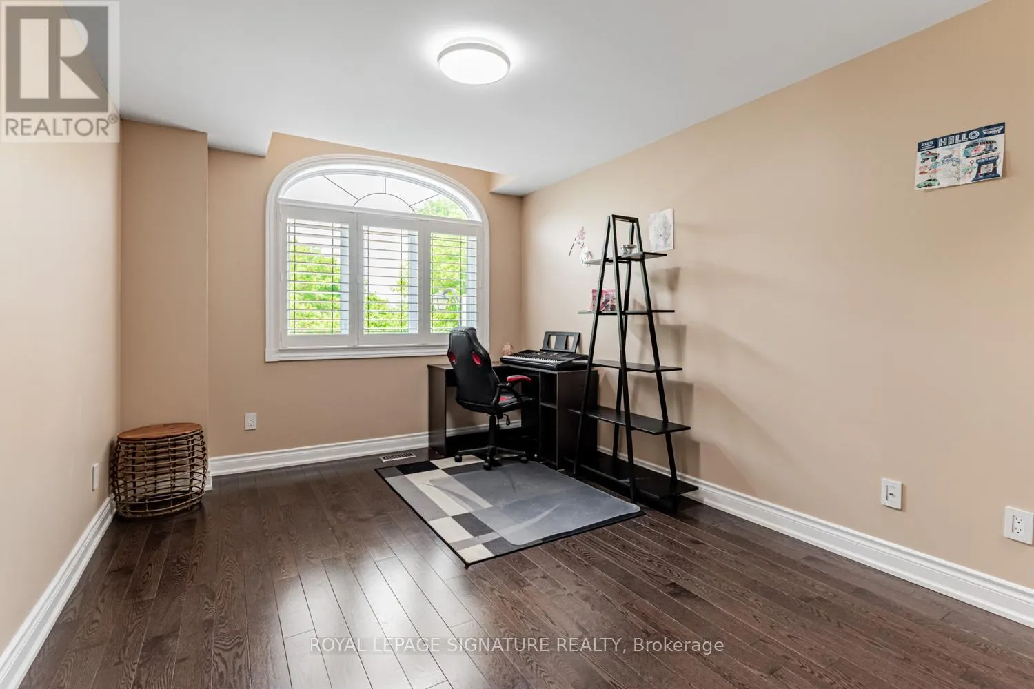5 SANDCHERRY AVENUE
