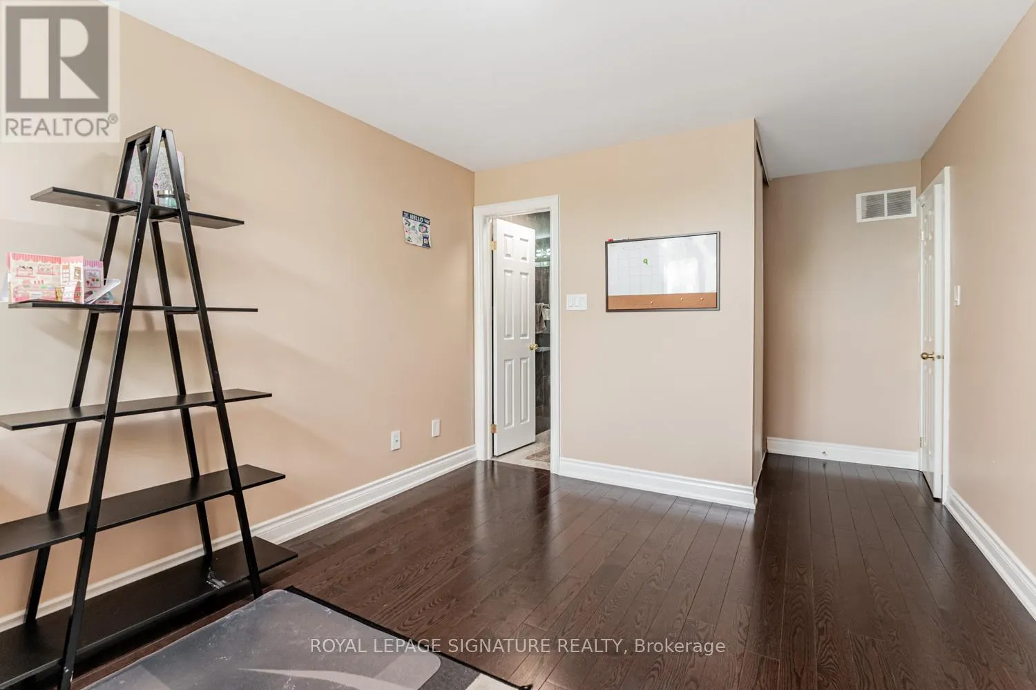 5 SANDCHERRY AVENUE