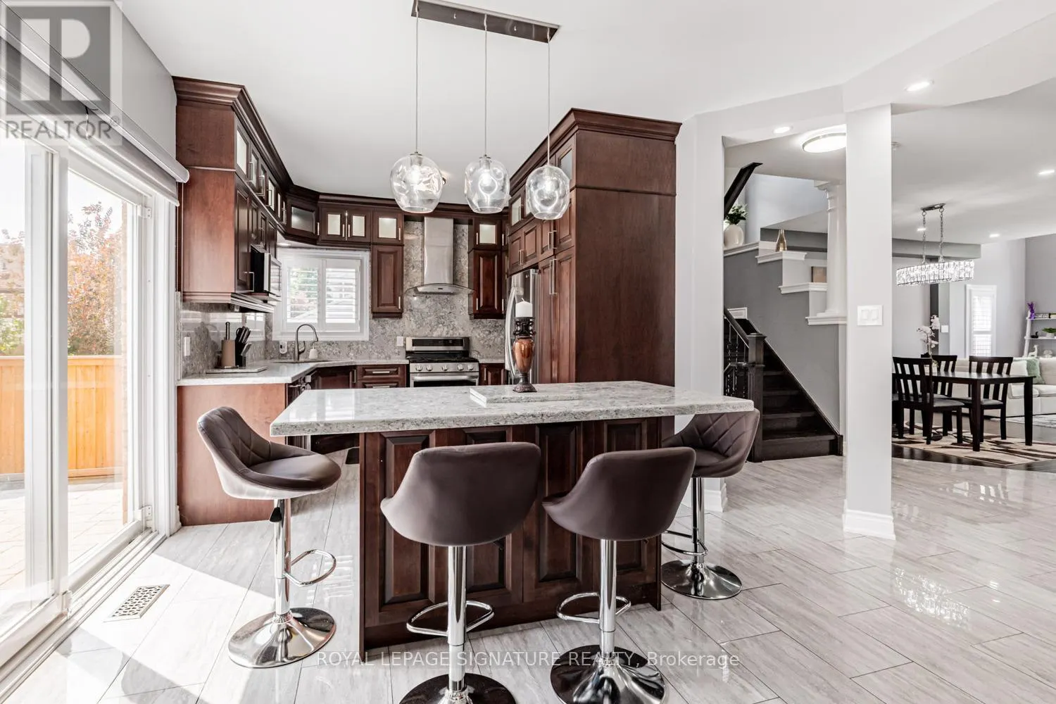 5 SANDCHERRY AVENUE