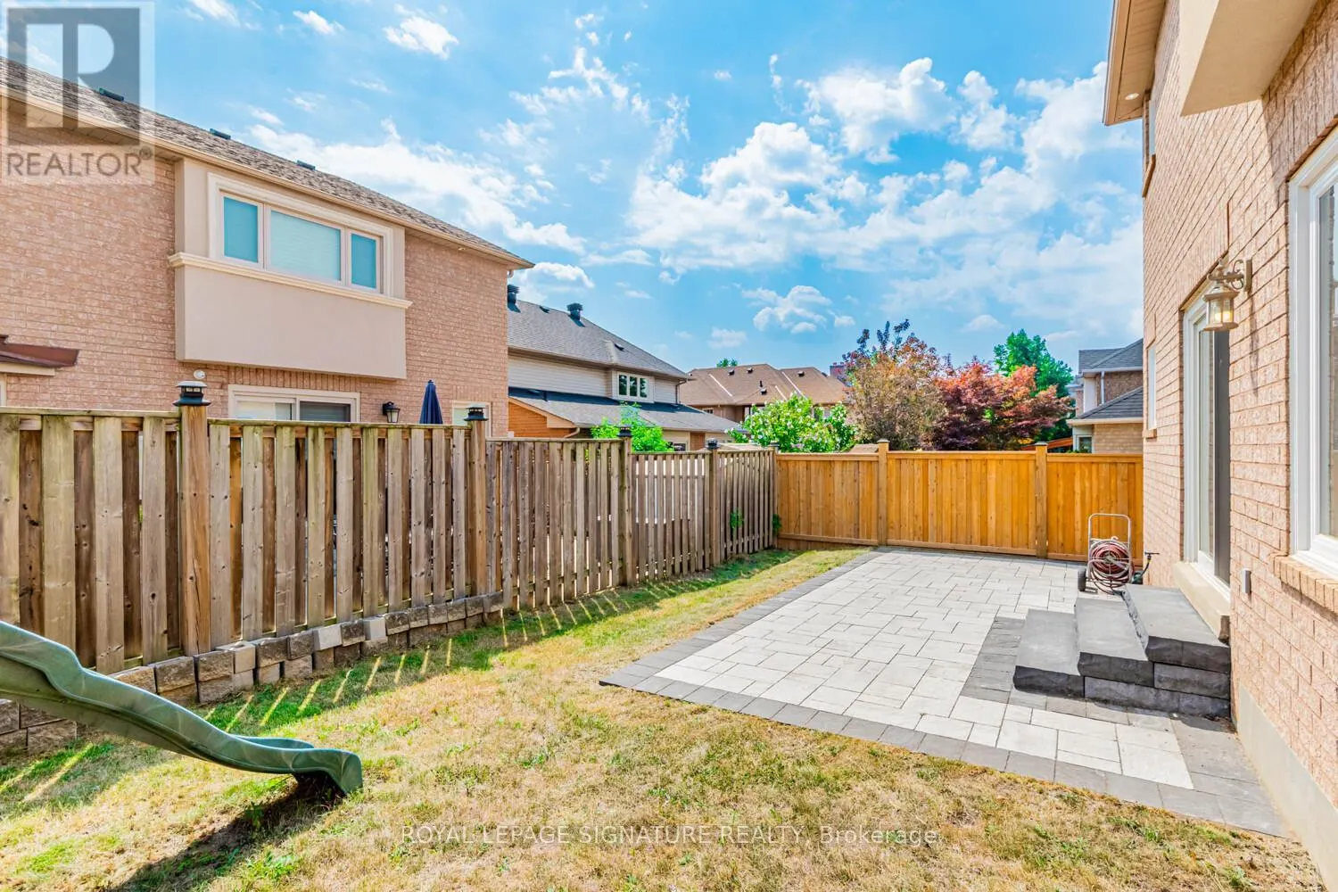 5 SANDCHERRY AVENUE