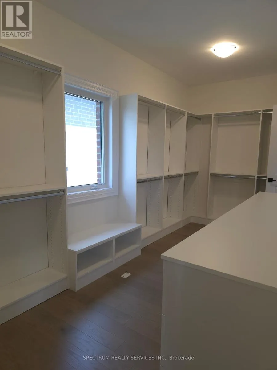 10 ADARIO CRESCENT