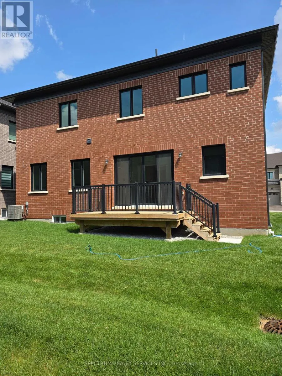 10 ADARIO CRESCENT