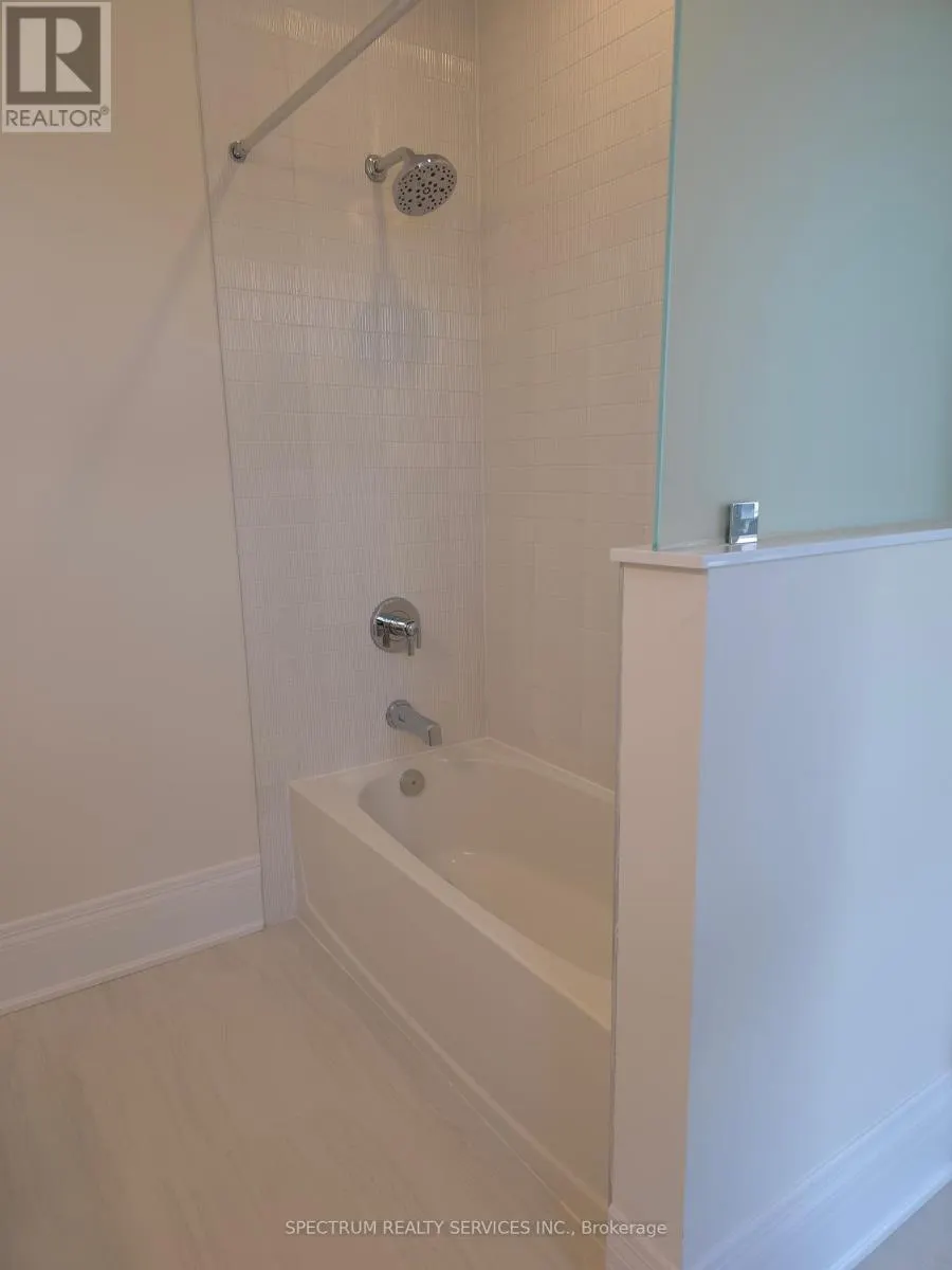 10 ADARIO CRESCENT