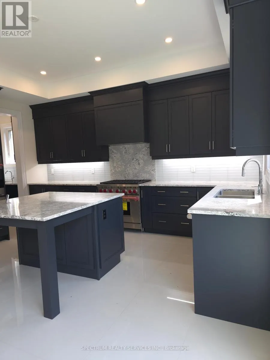 10 ADARIO CRESCENT
