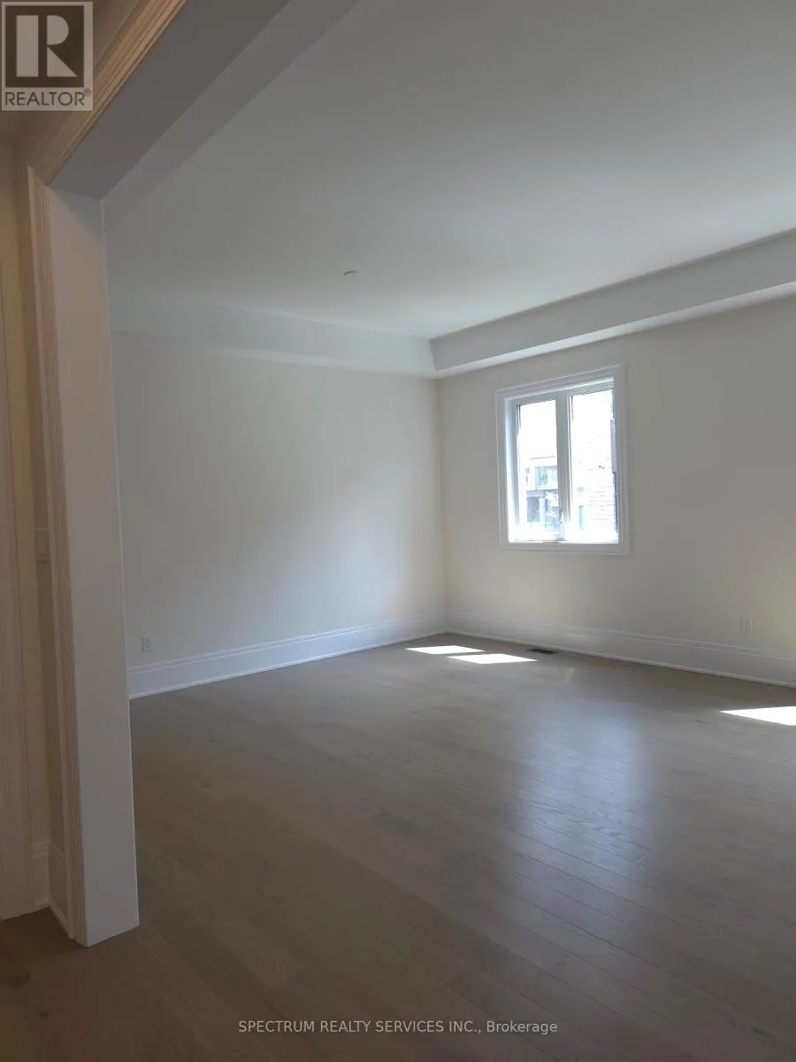 10 ADARIO CRESCENT