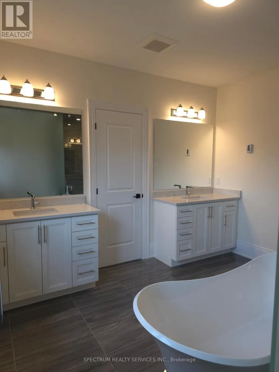 10 ADARIO CRESCENT