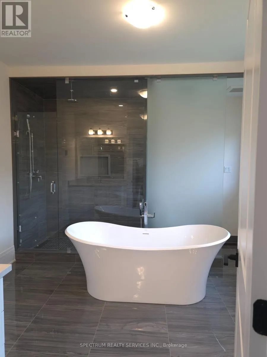 10 ADARIO CRESCENT