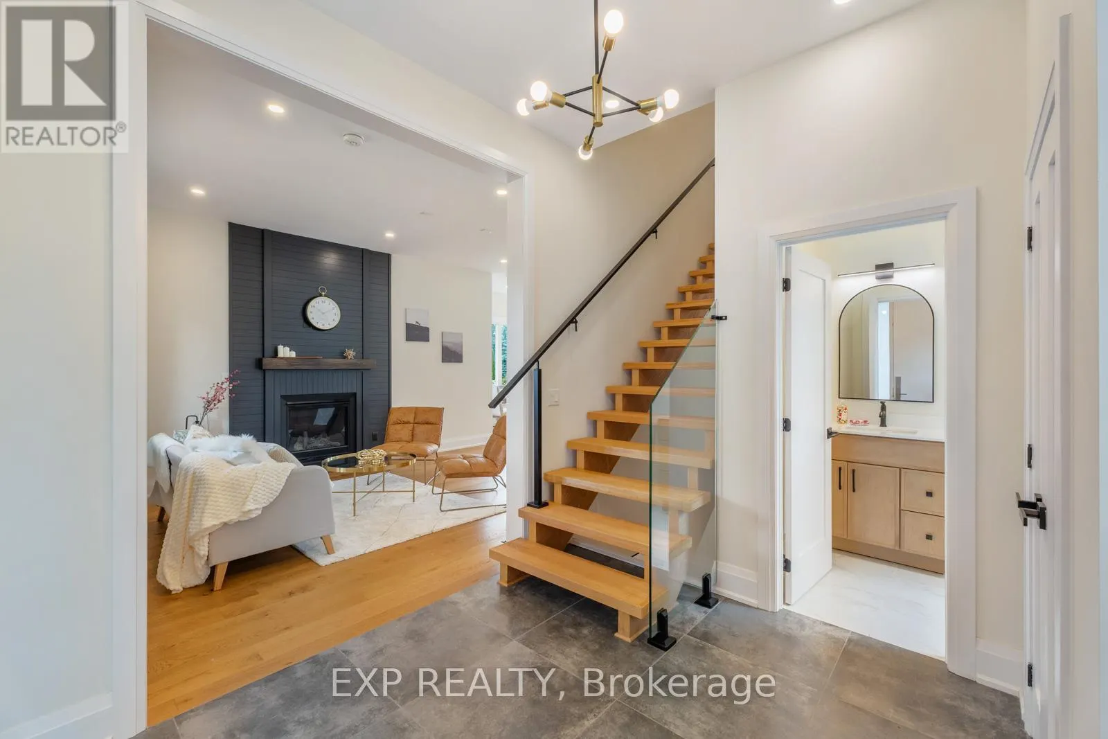 271 MAIN STREET N