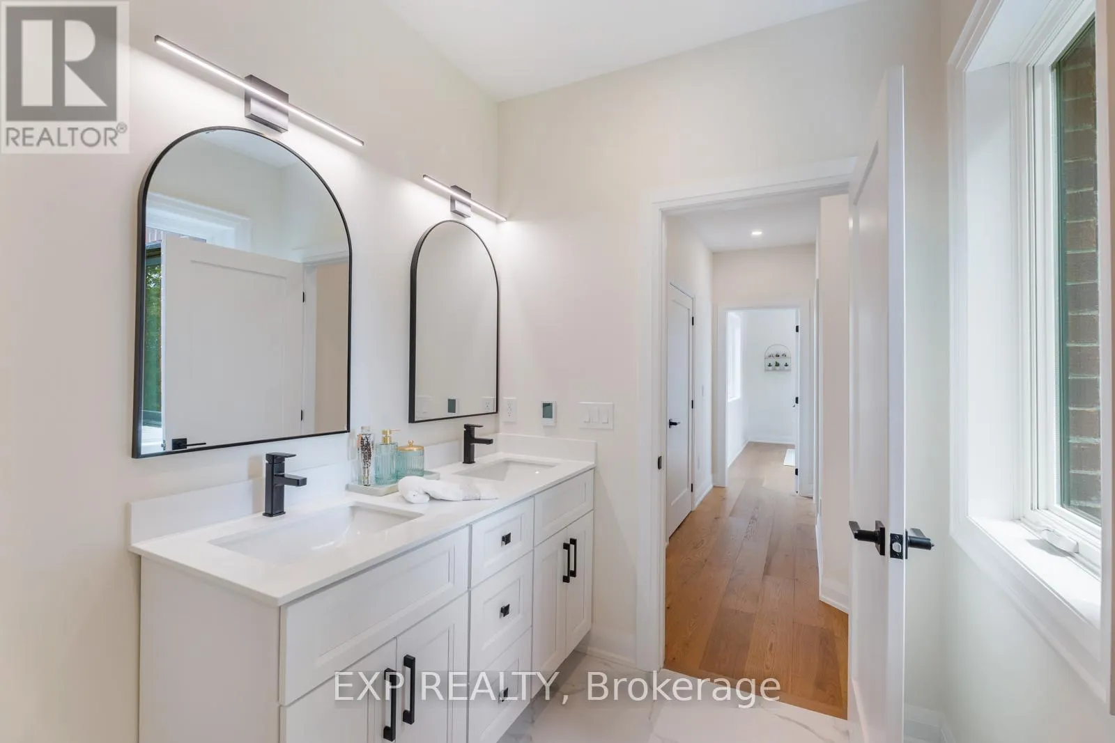 271 MAIN STREET N
