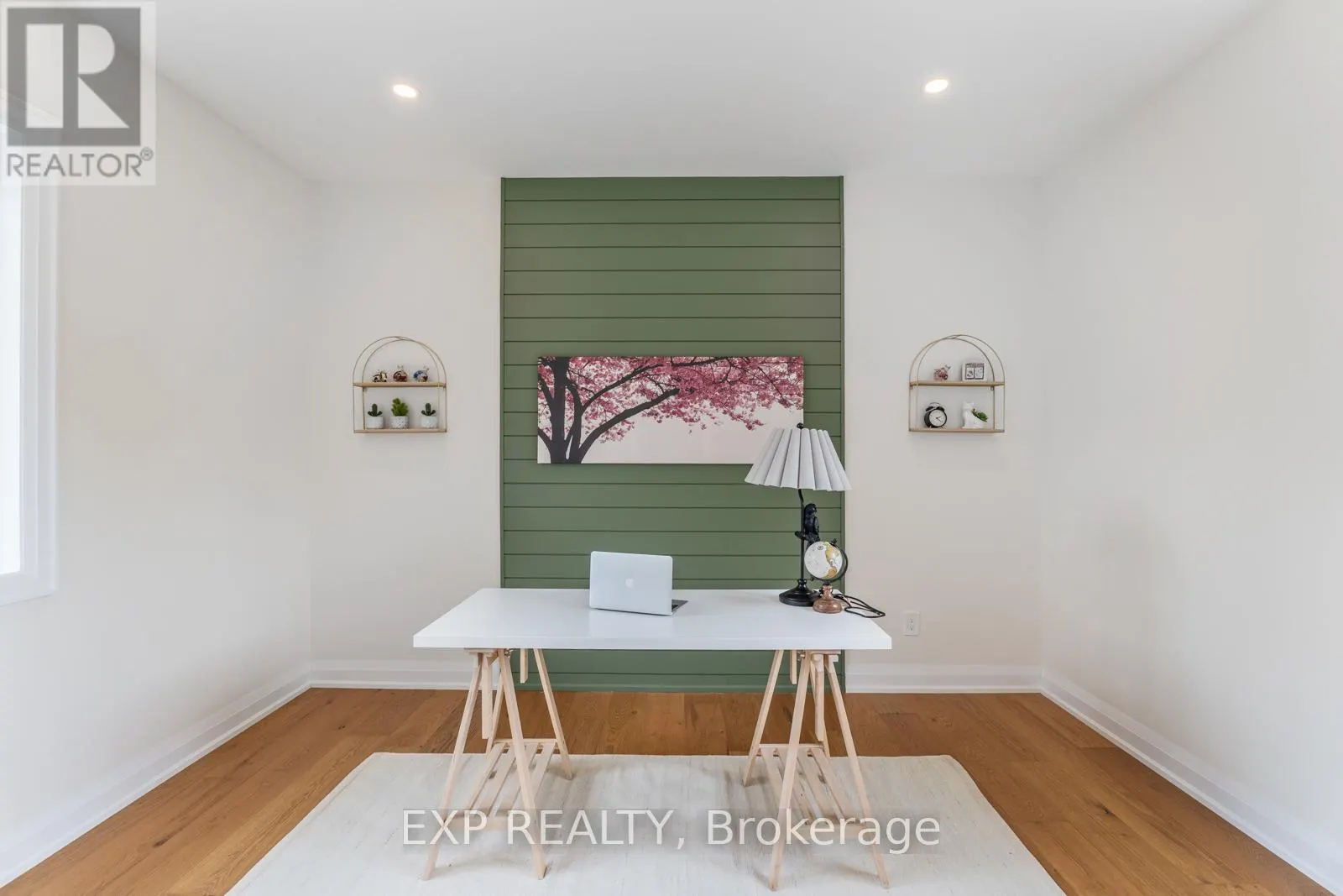 271 MAIN STREET N