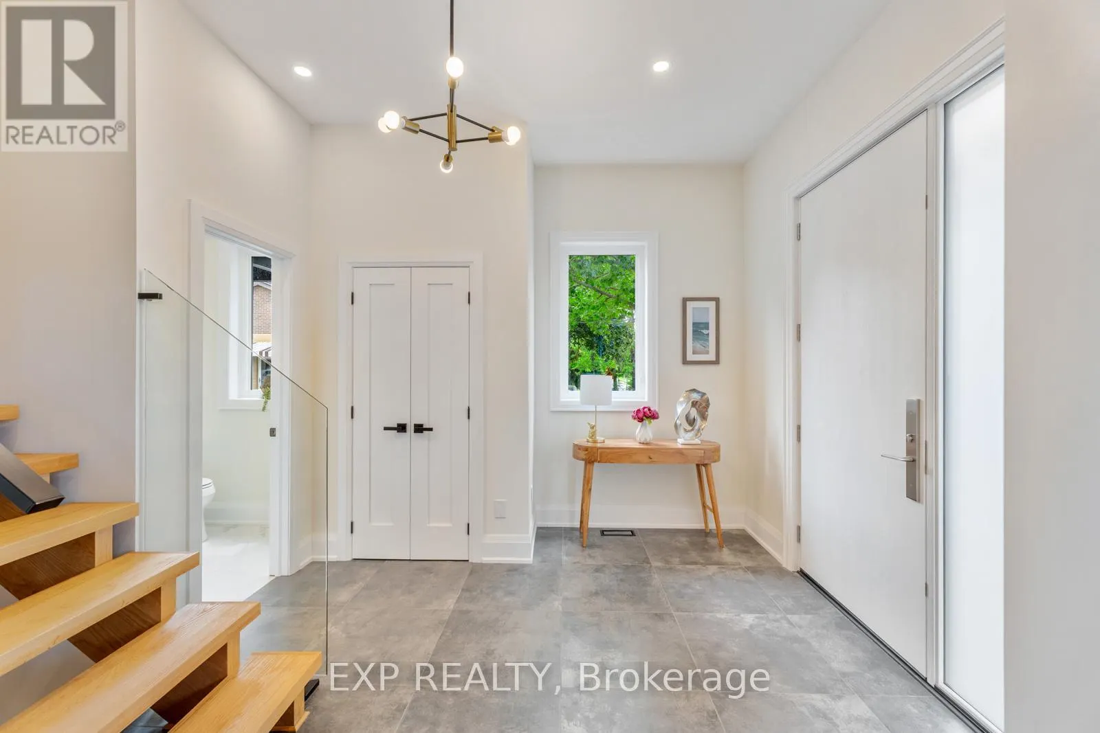 271 MAIN STREET N