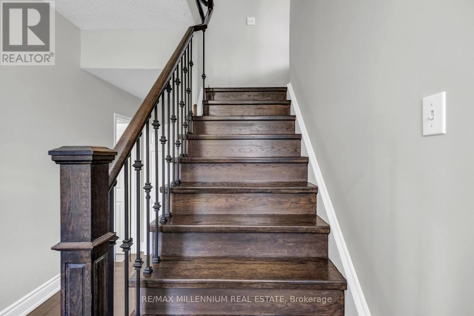 24 - 302 WILKES COURT N
