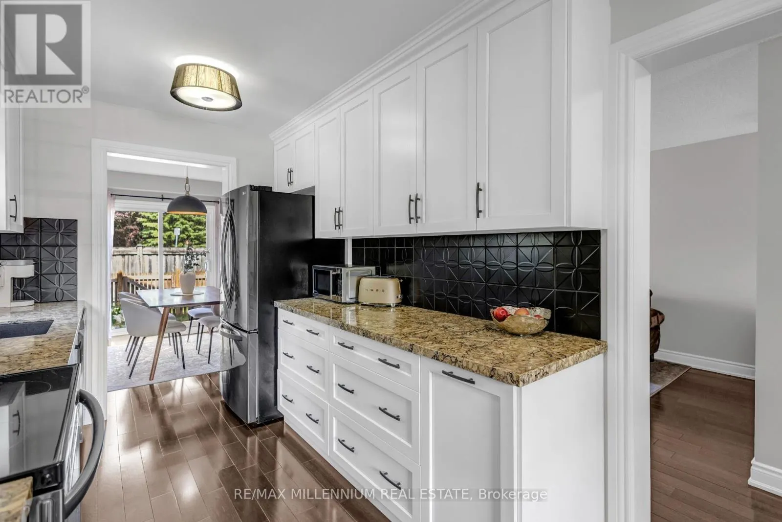 24 - 302 WILKES COURT N