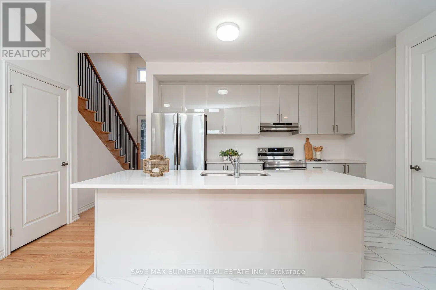 5 BAYBERRY DRIVE