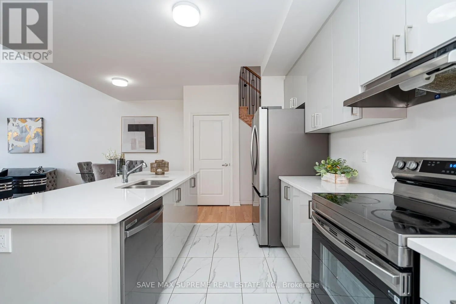 5 BAYBERRY DRIVE