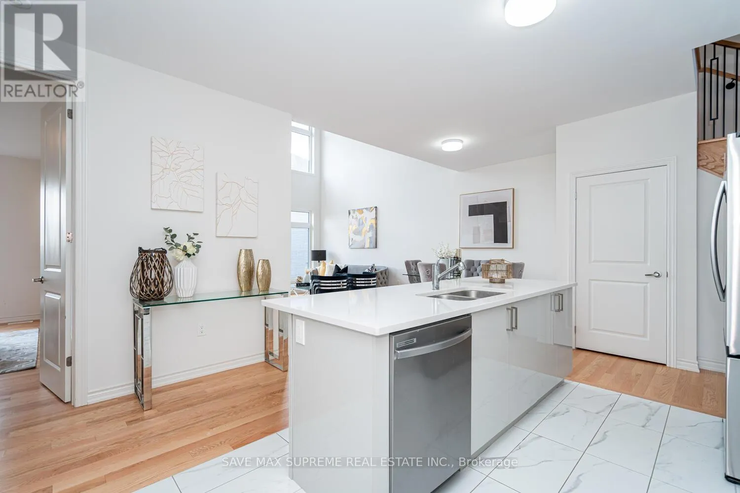 5 BAYBERRY DRIVE
