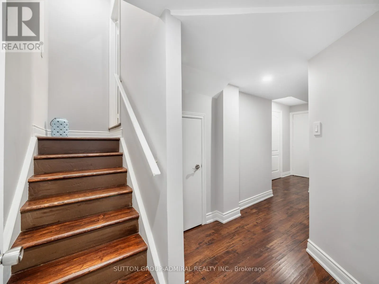 60 STARWOOD ROAD