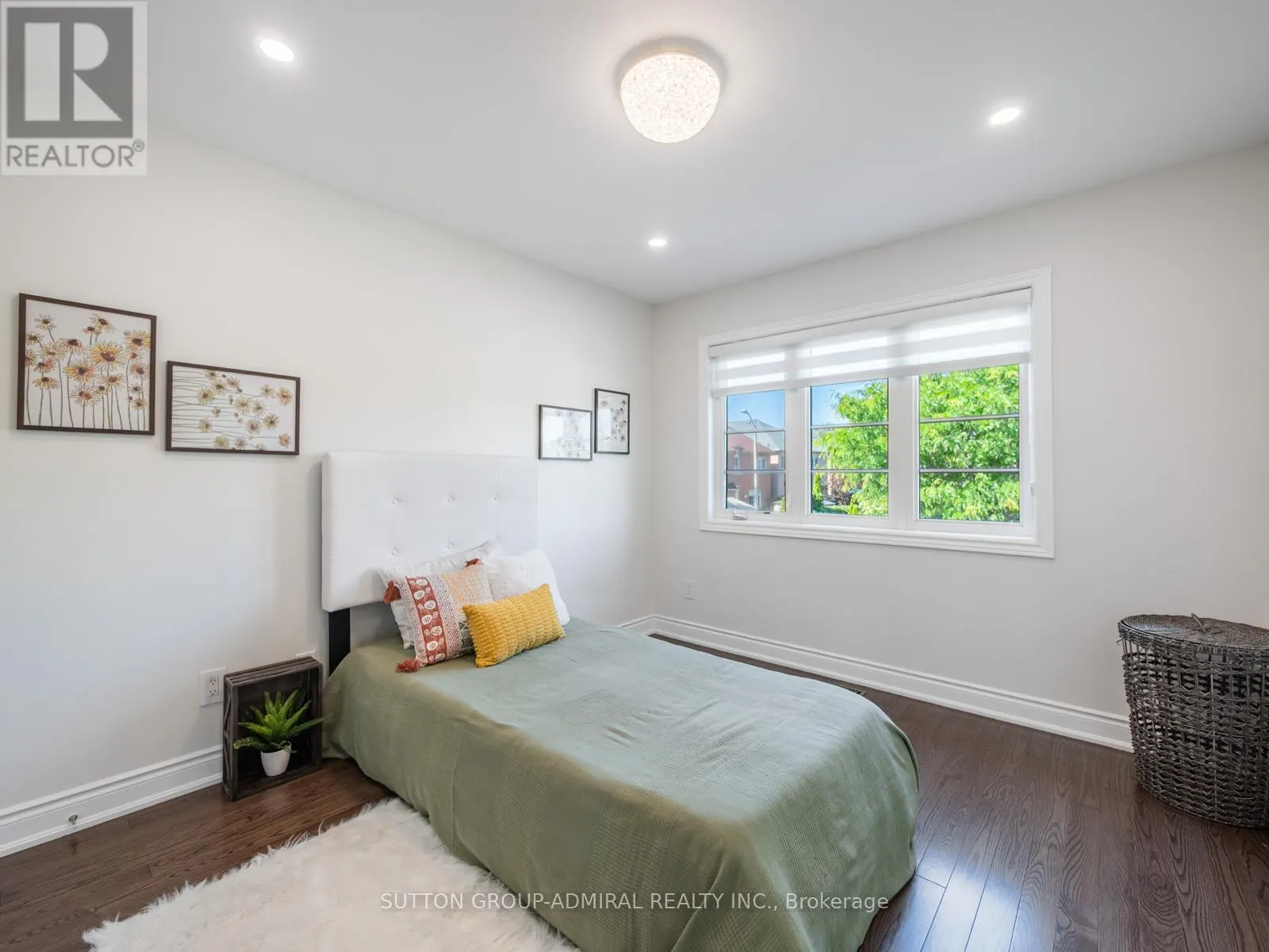 60 STARWOOD ROAD