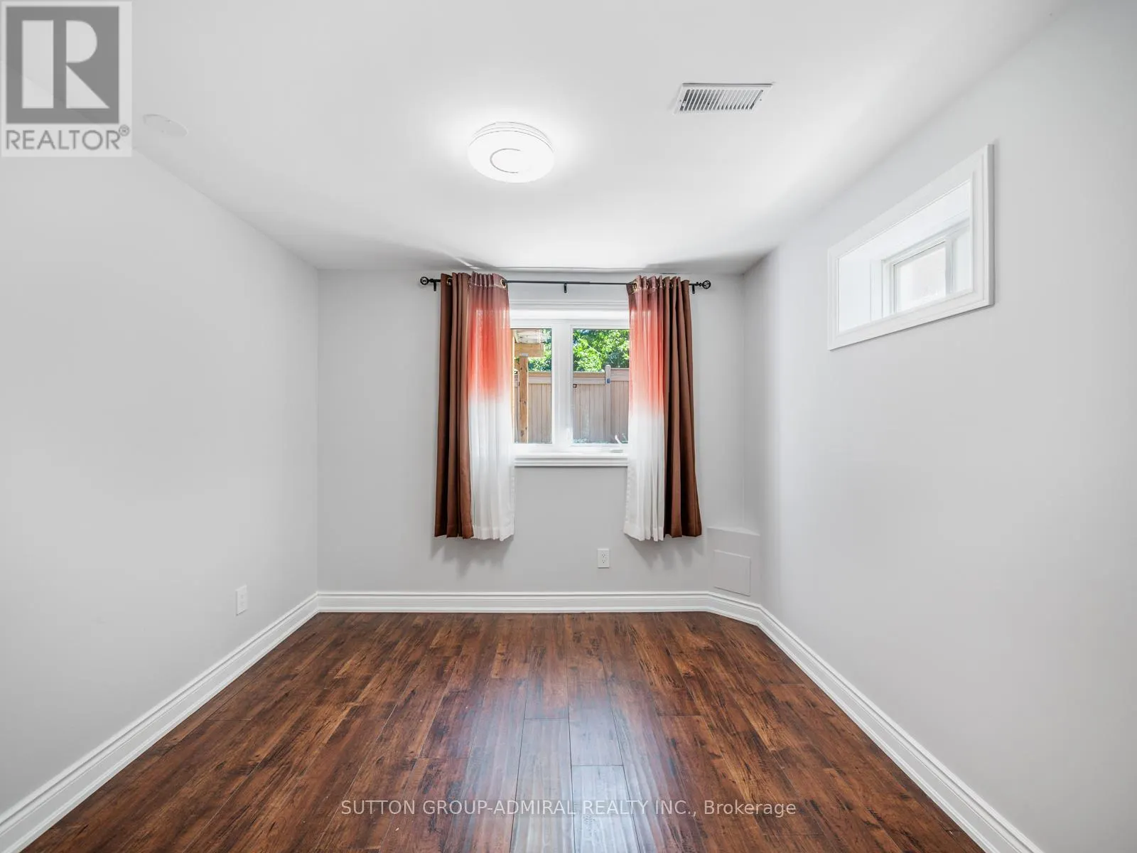 60 STARWOOD ROAD