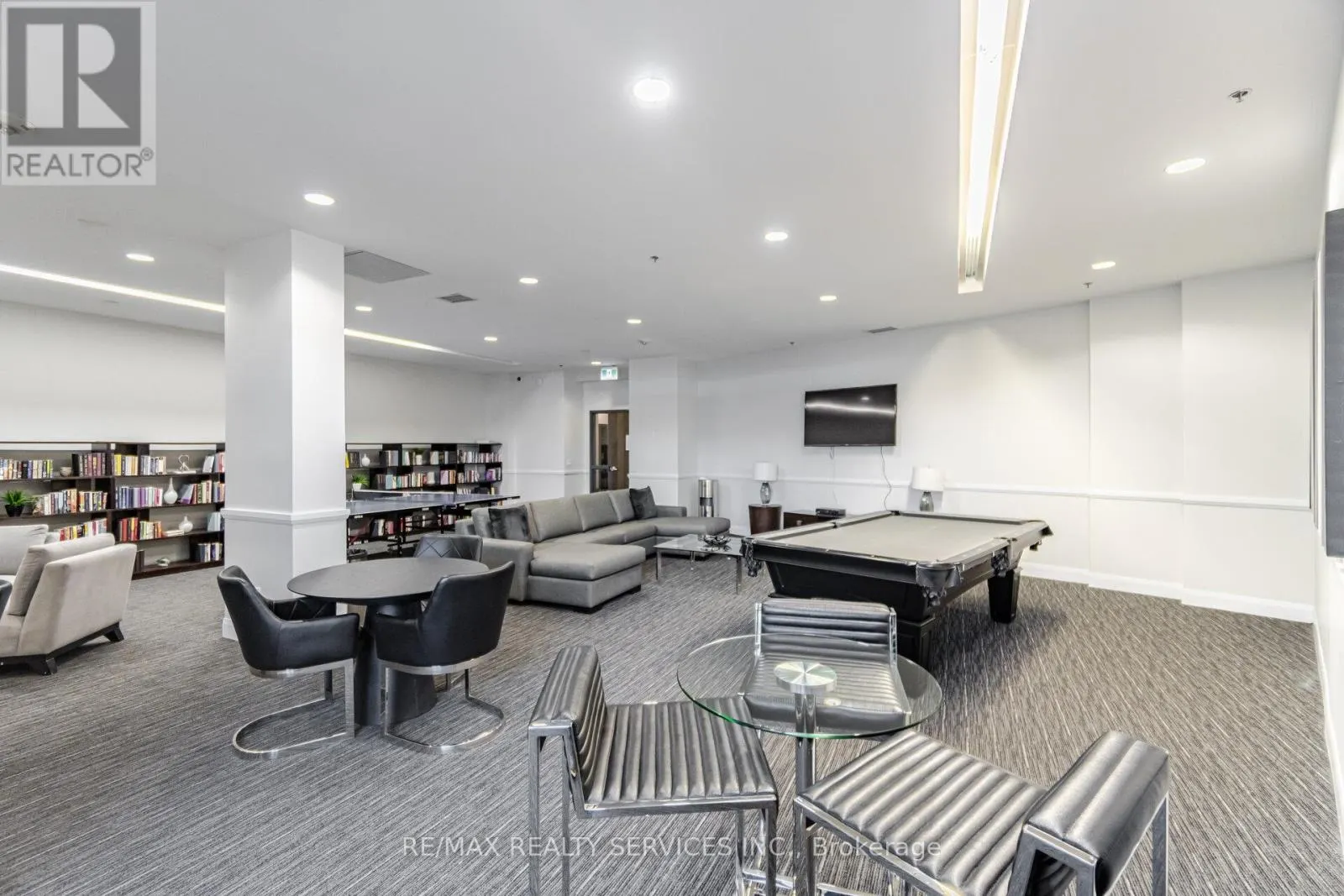 2902 - 2900 HIGHWAY 7 ROAD