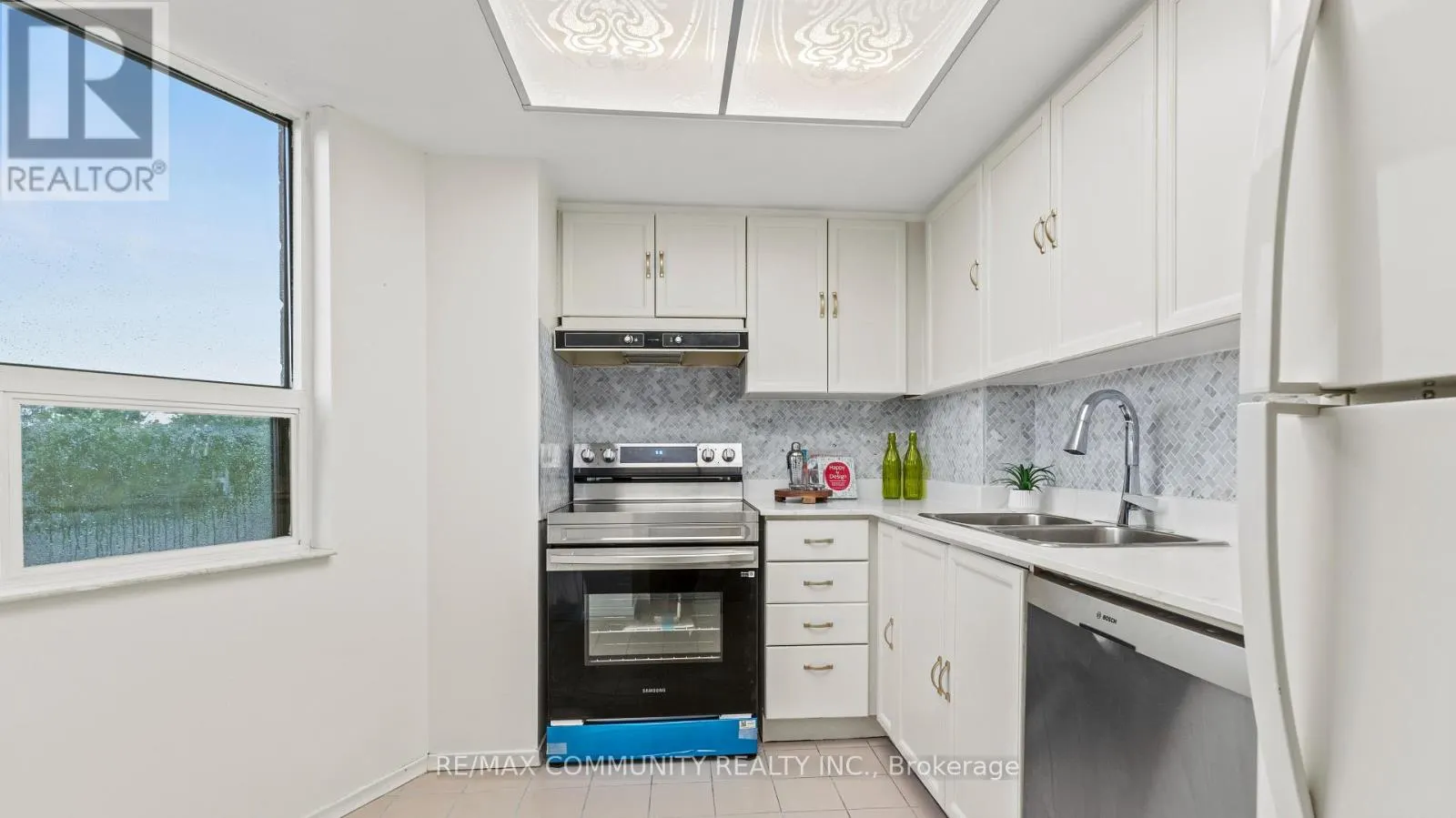 705 - 2 RAYMERVILLE DRIVE