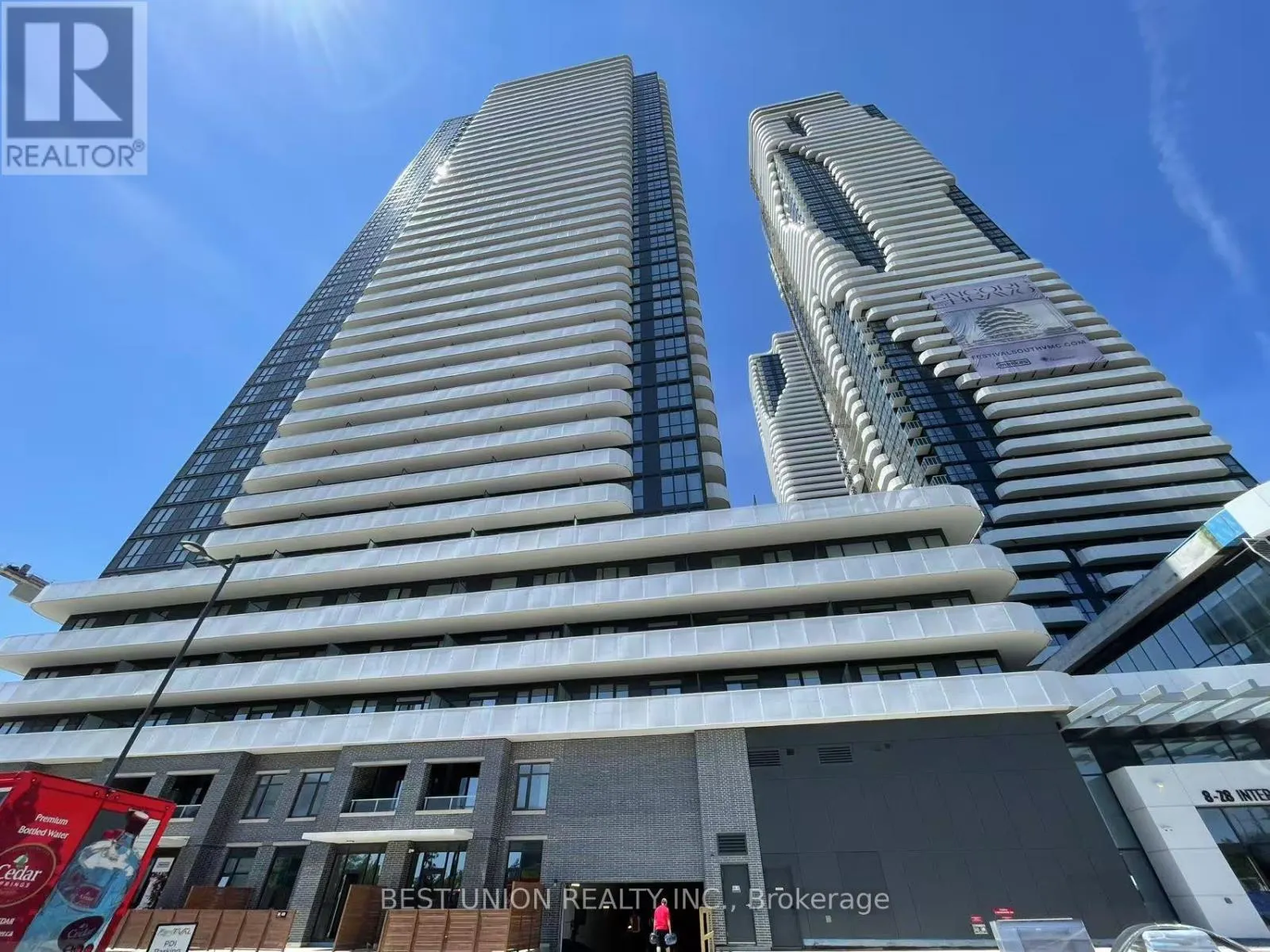 2802 - 28 INTERCHANGE WAY