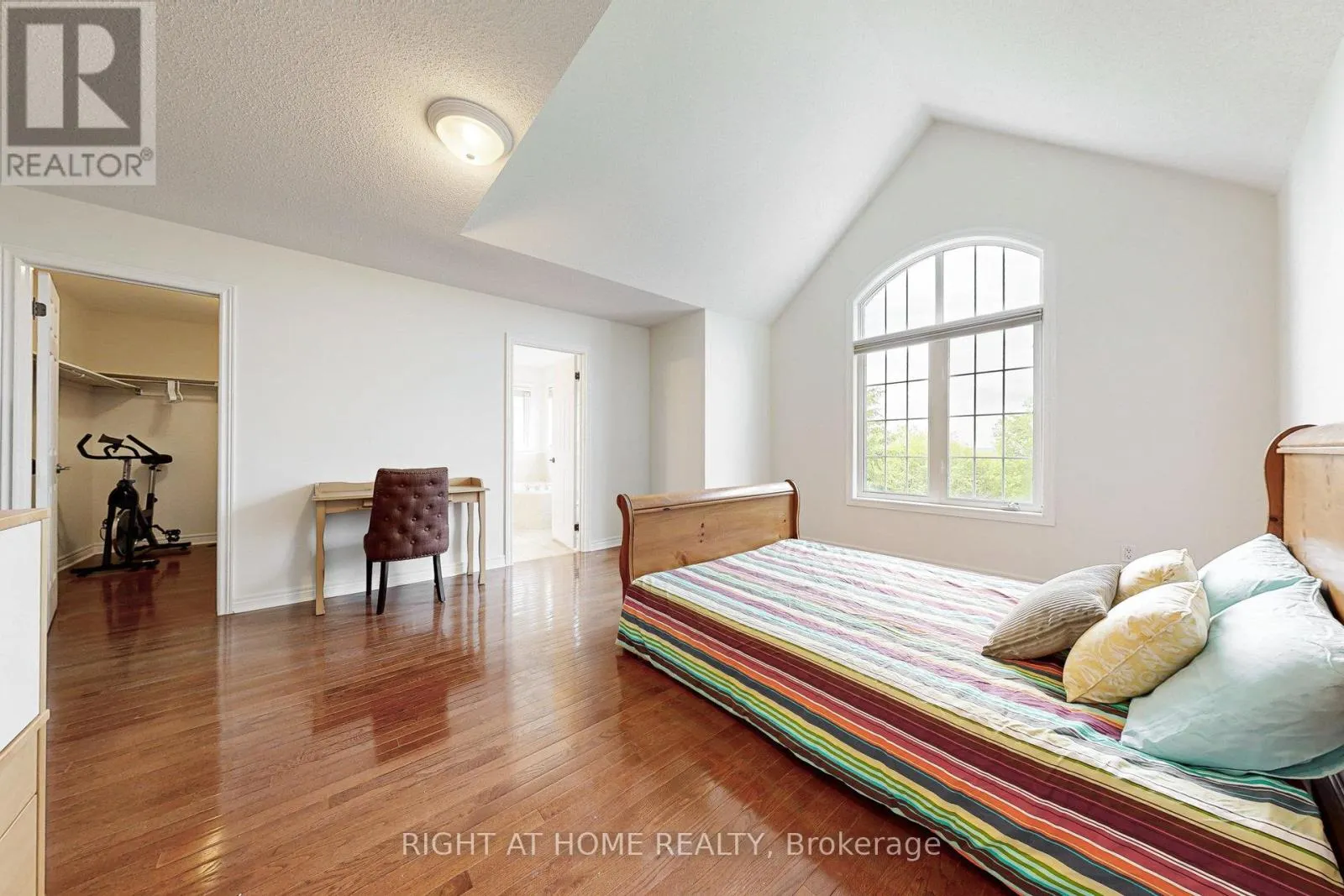 41 - 280 PARADELLE DRIVE