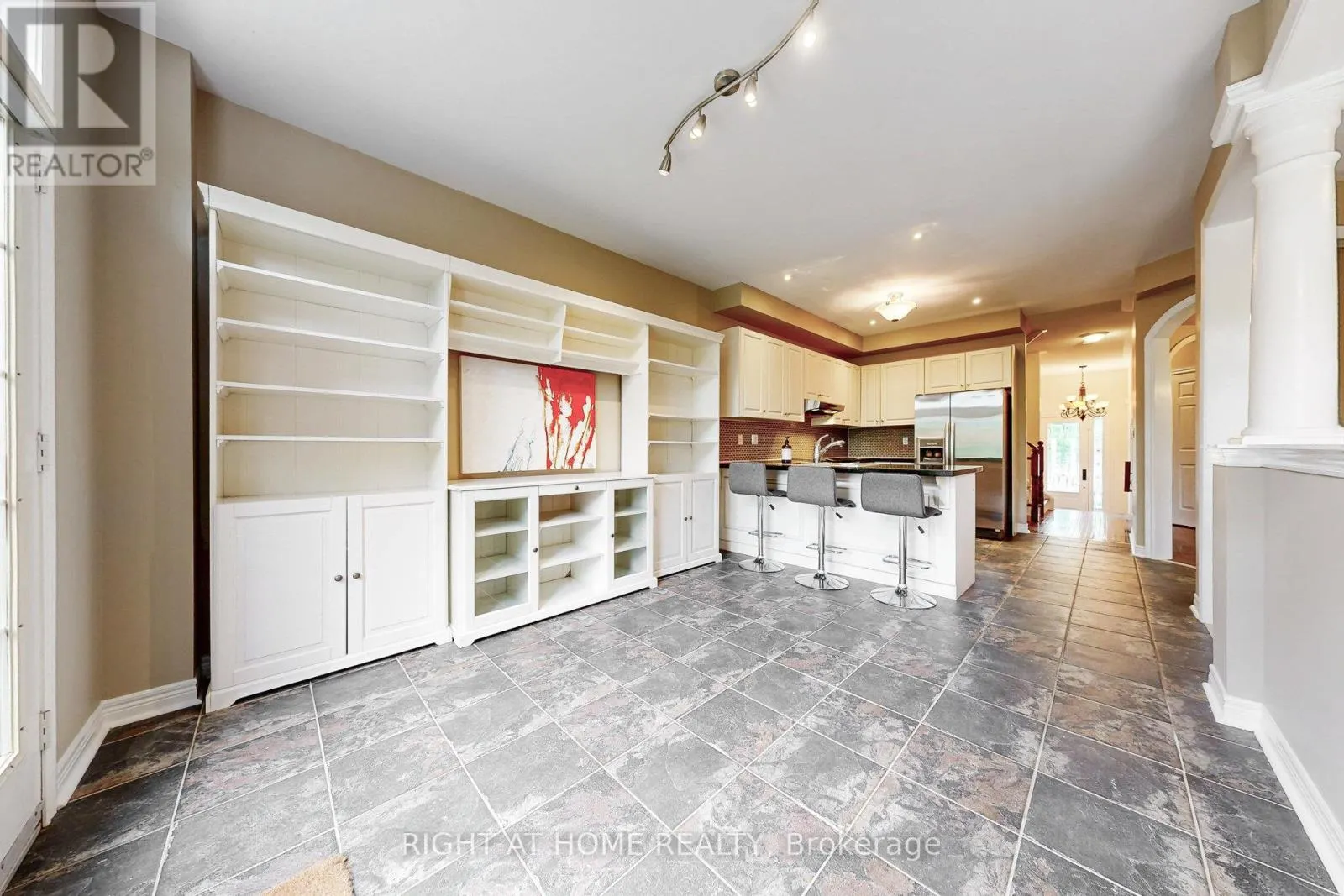 41 - 280 PARADELLE DRIVE