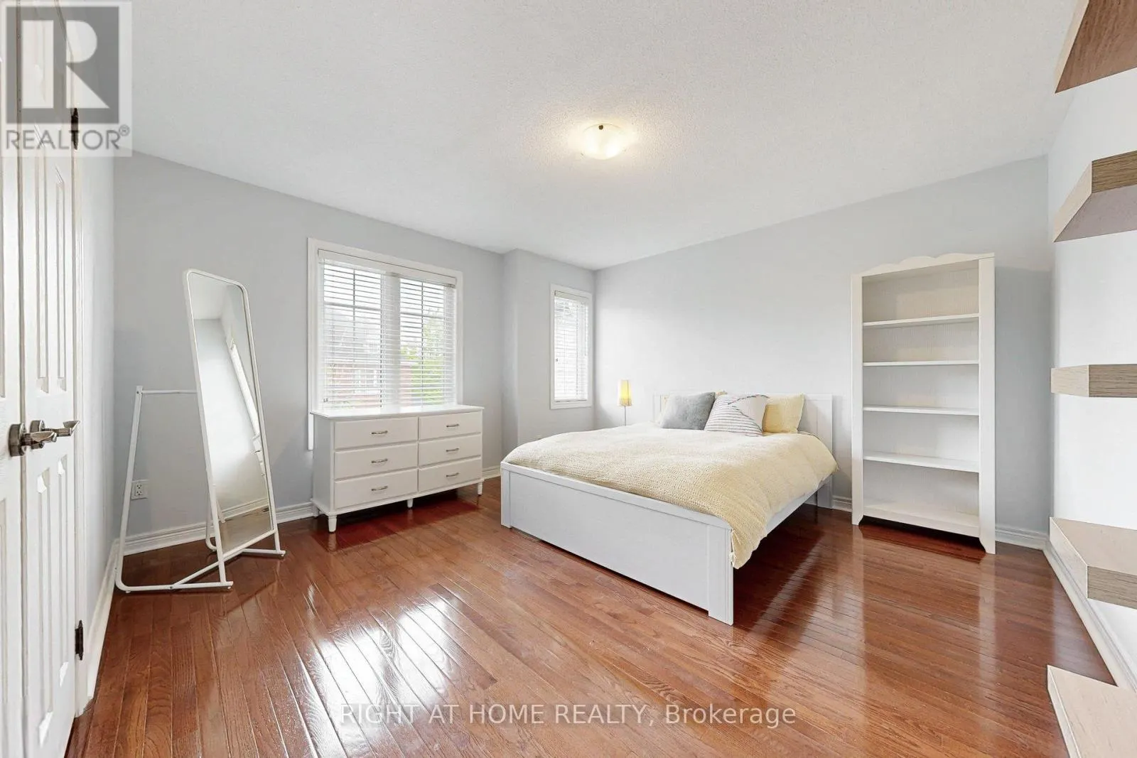 41 - 280 PARADELLE DRIVE