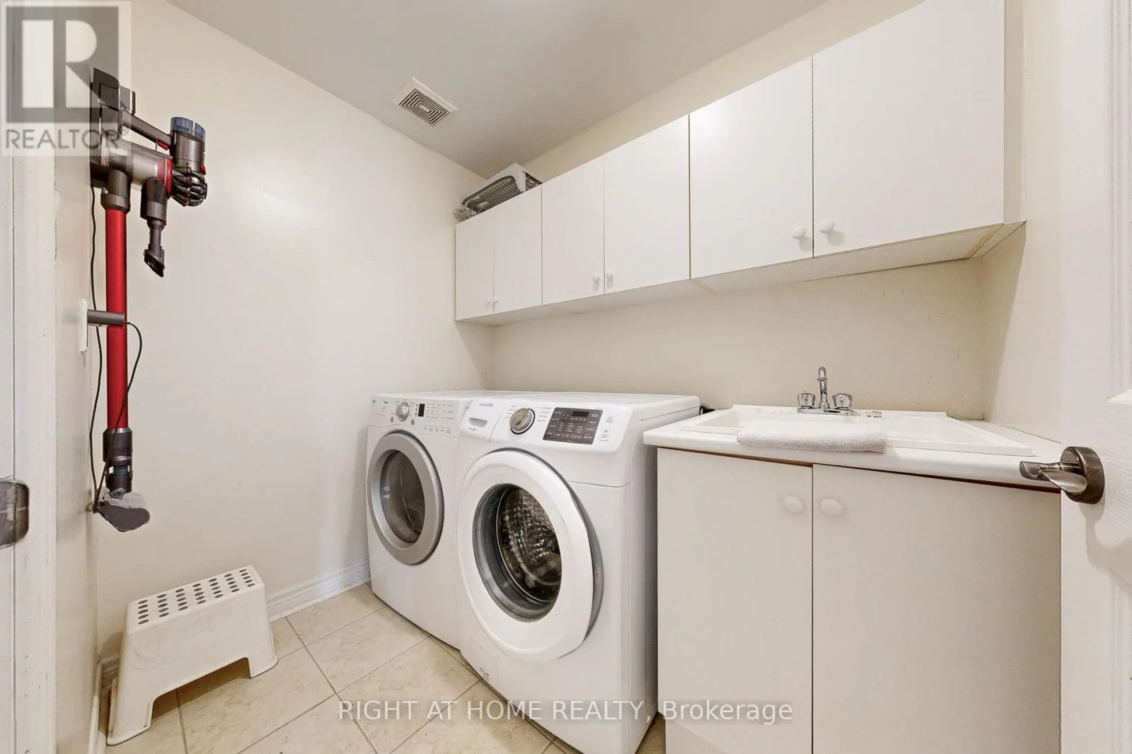 41 - 280 PARADELLE DRIVE