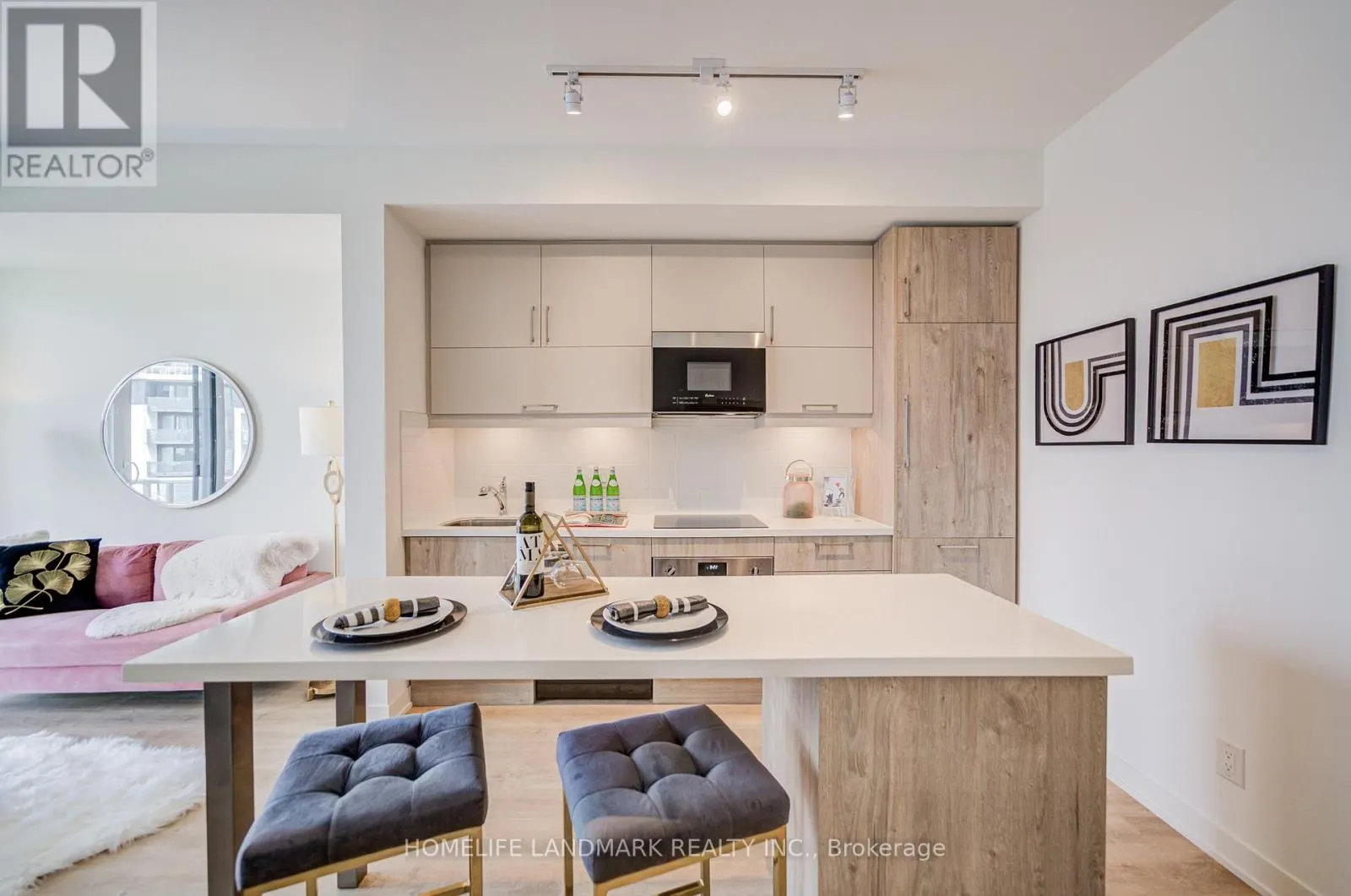 1302 - 8119 BIRCHMOUNT ROAD