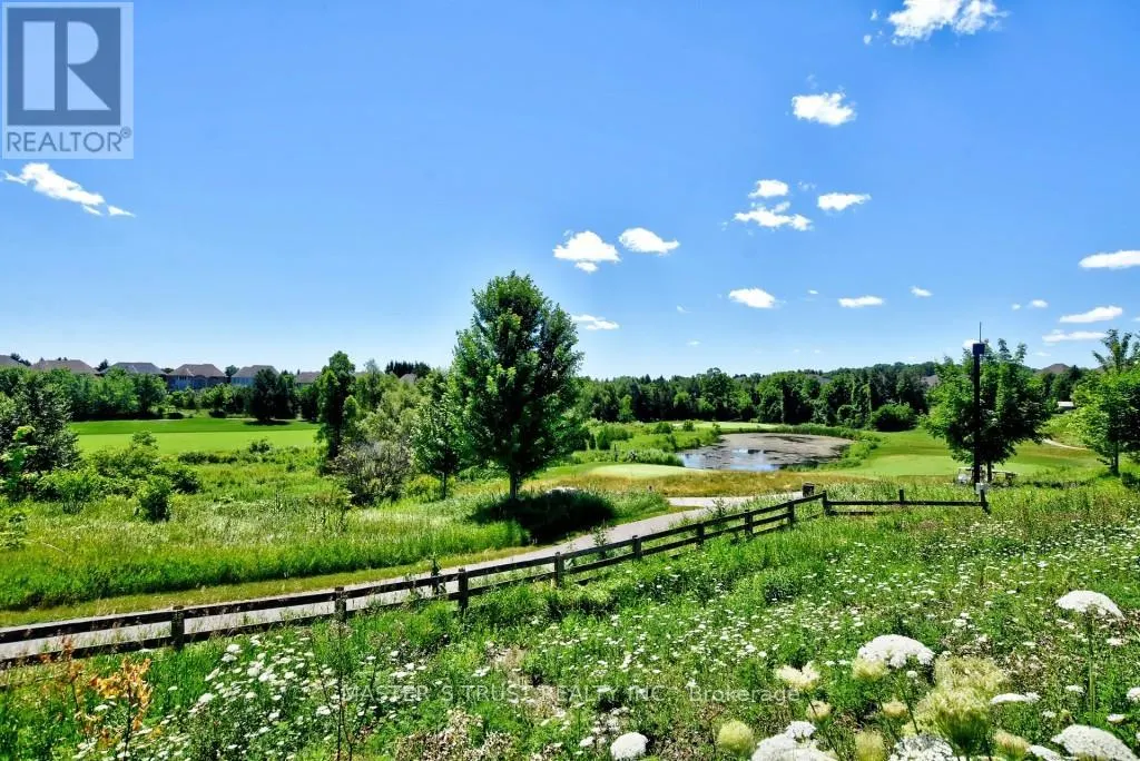 307 - 15 STOLLERY POND CRESCENT