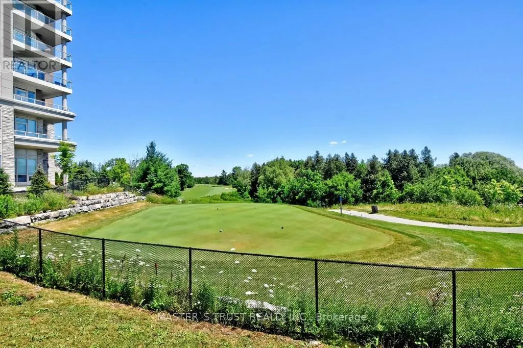 307 - 15 STOLLERY POND CRESCENT