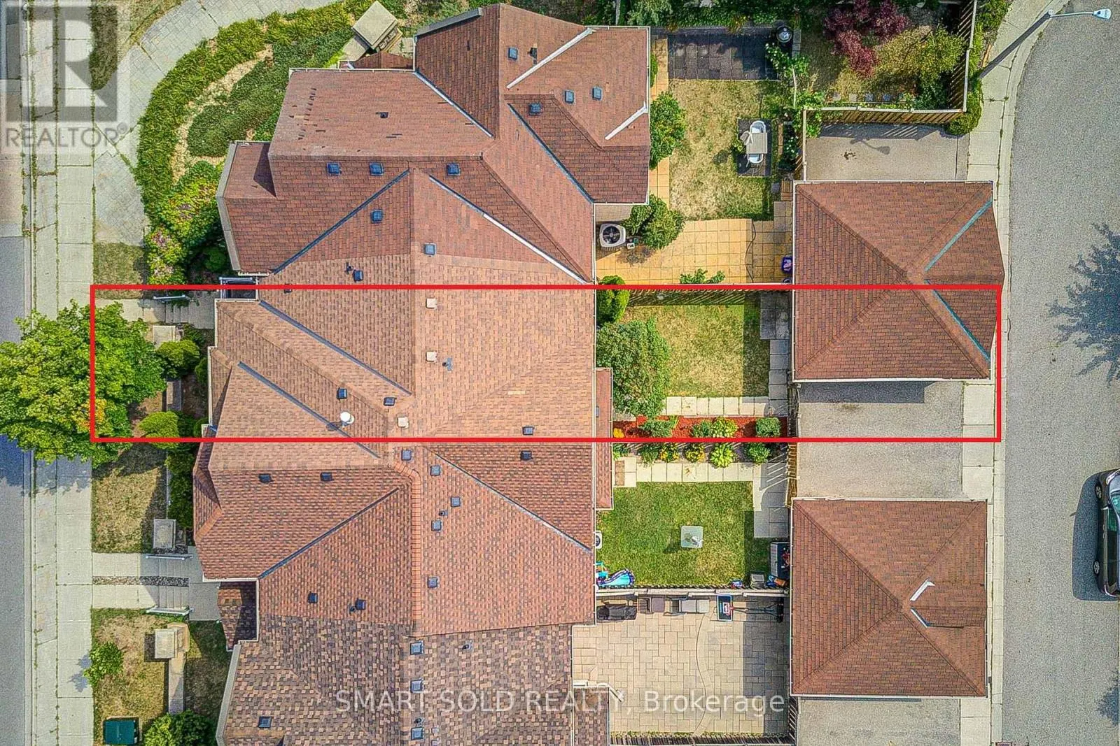 4 THORNHILL WOODS DRIVE