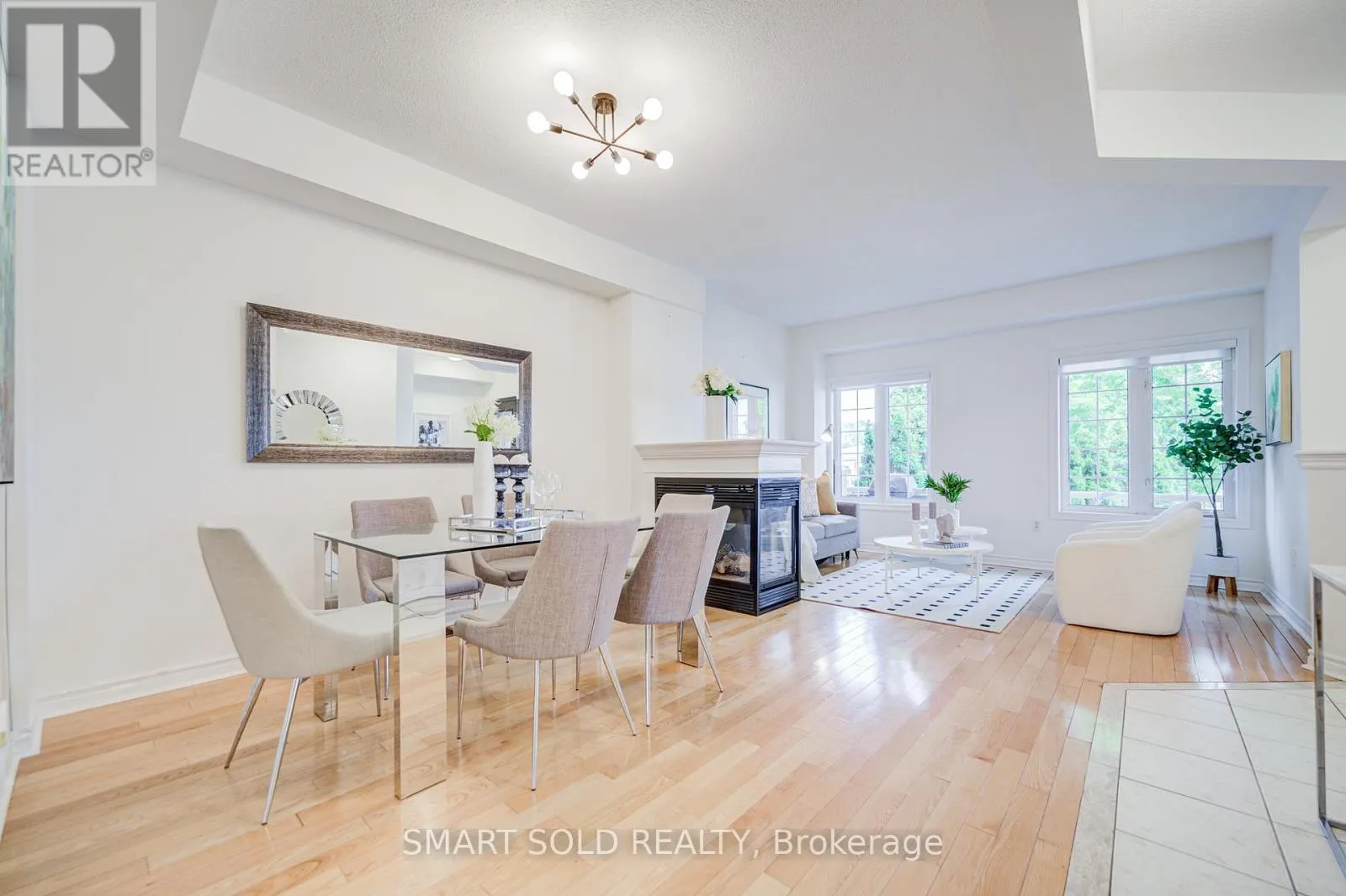 4 THORNHILL WOODS DRIVE