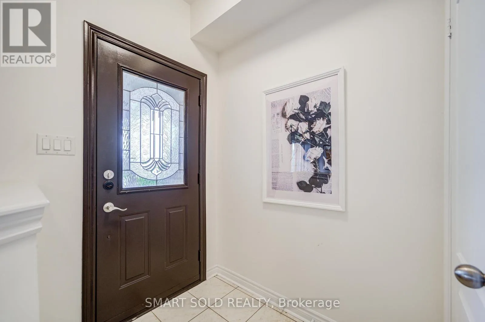 4 THORNHILL WOODS DRIVE