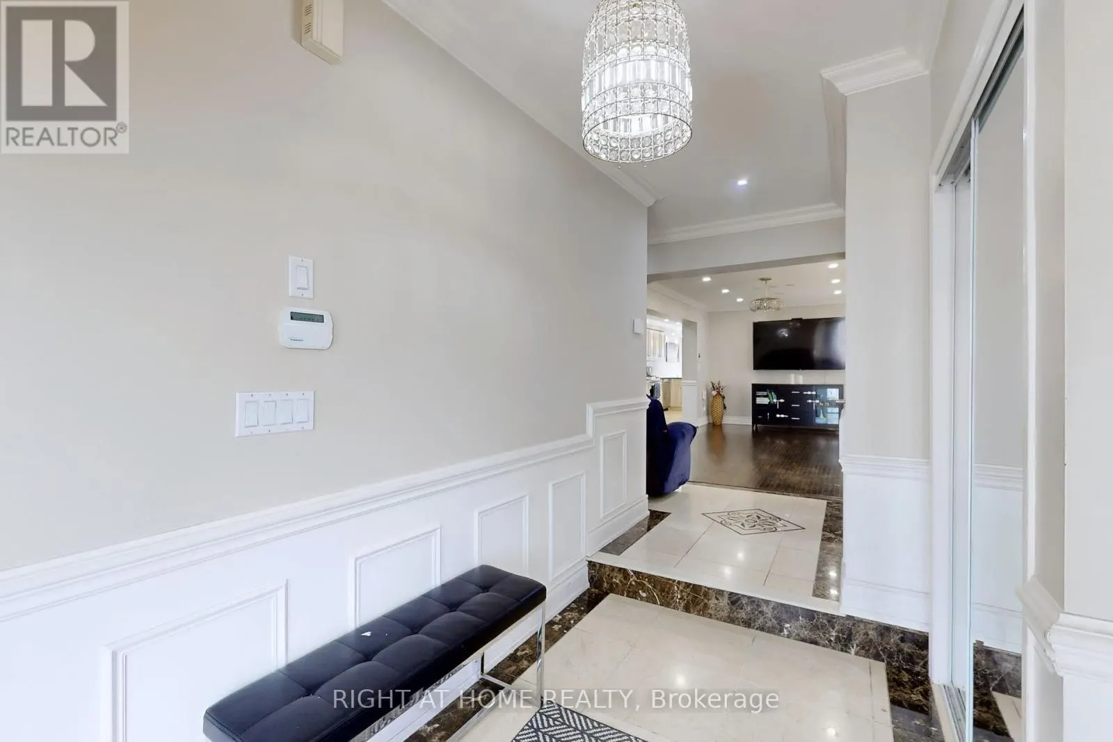 UPPER - 30 CASABEL DRIVE