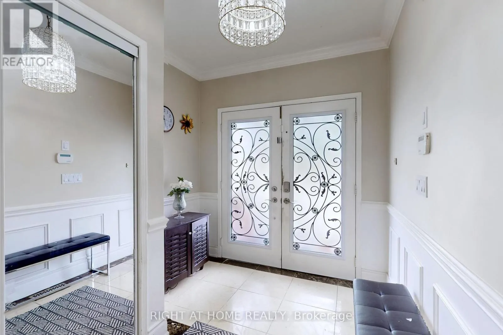 UPPER - 30 CASABEL DRIVE