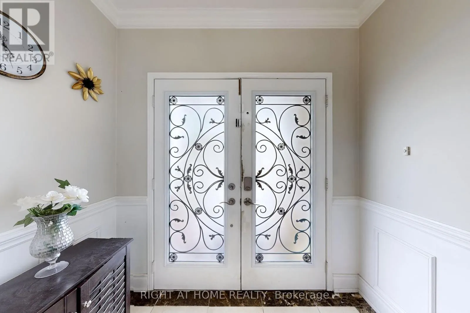 UPPER - 30 CASABEL DRIVE