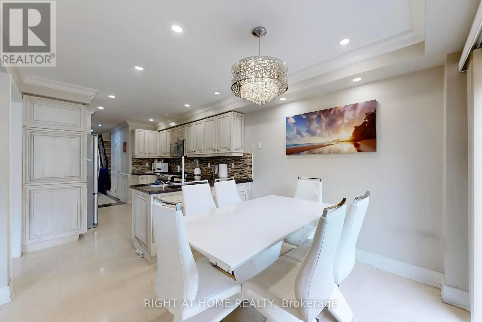 UPPER - 30 CASABEL DRIVE