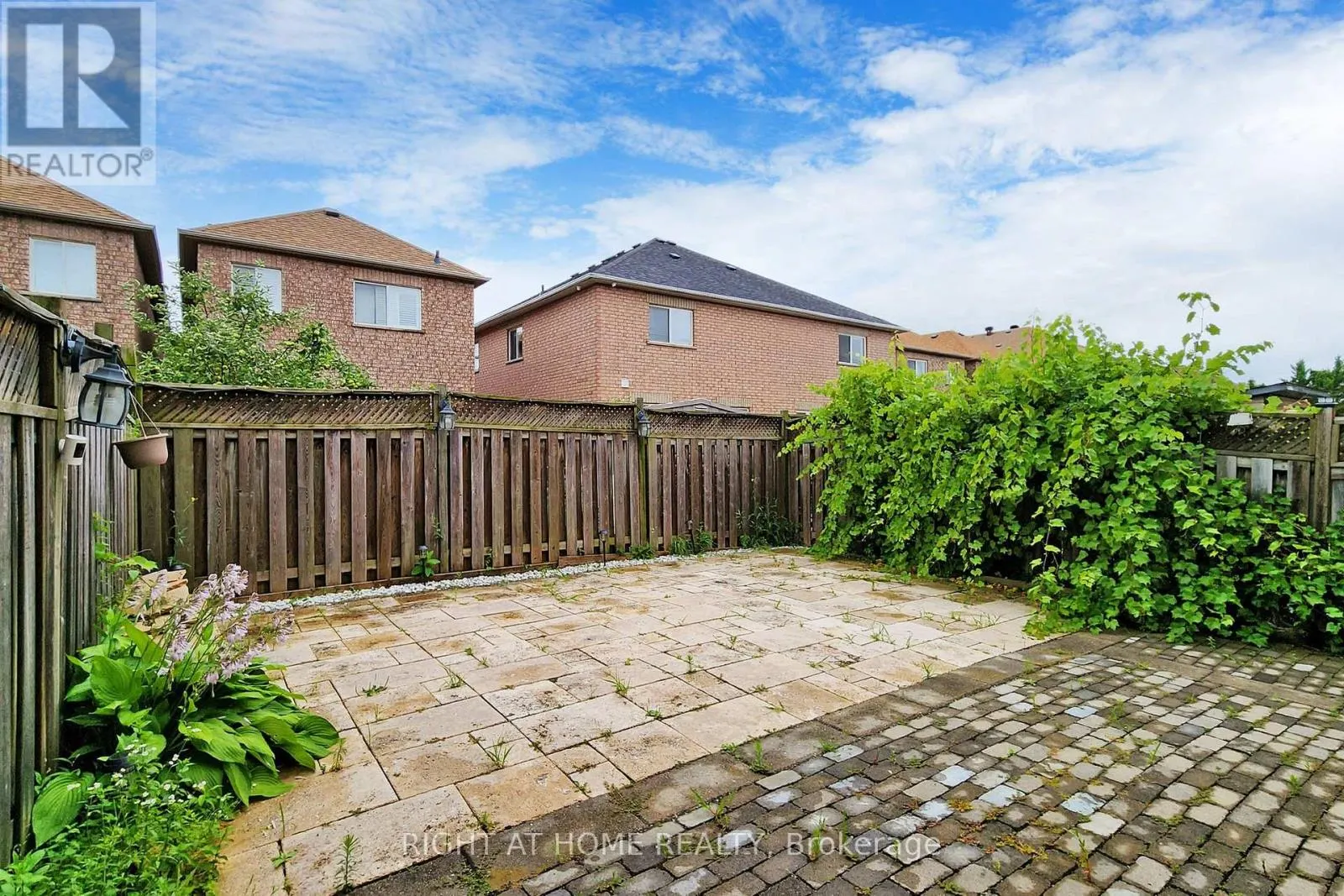 UPPER - 30 CASABEL DRIVE