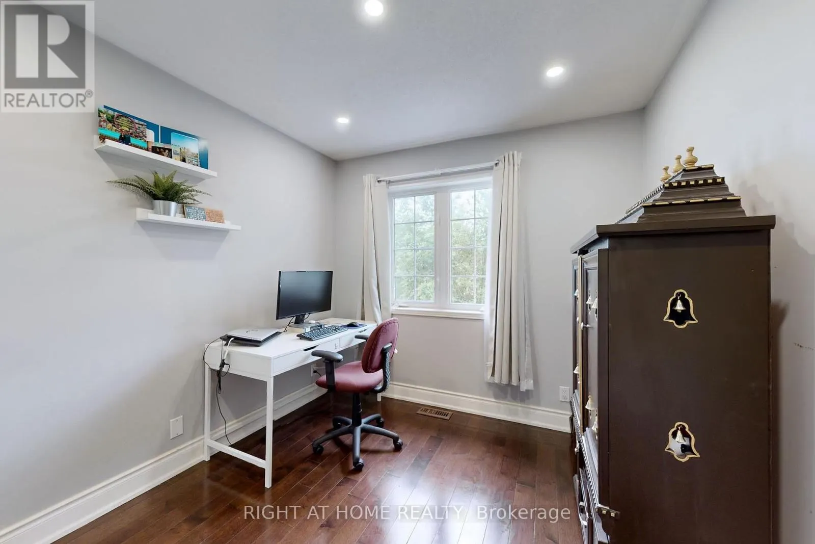 UPPER - 30 CASABEL DRIVE