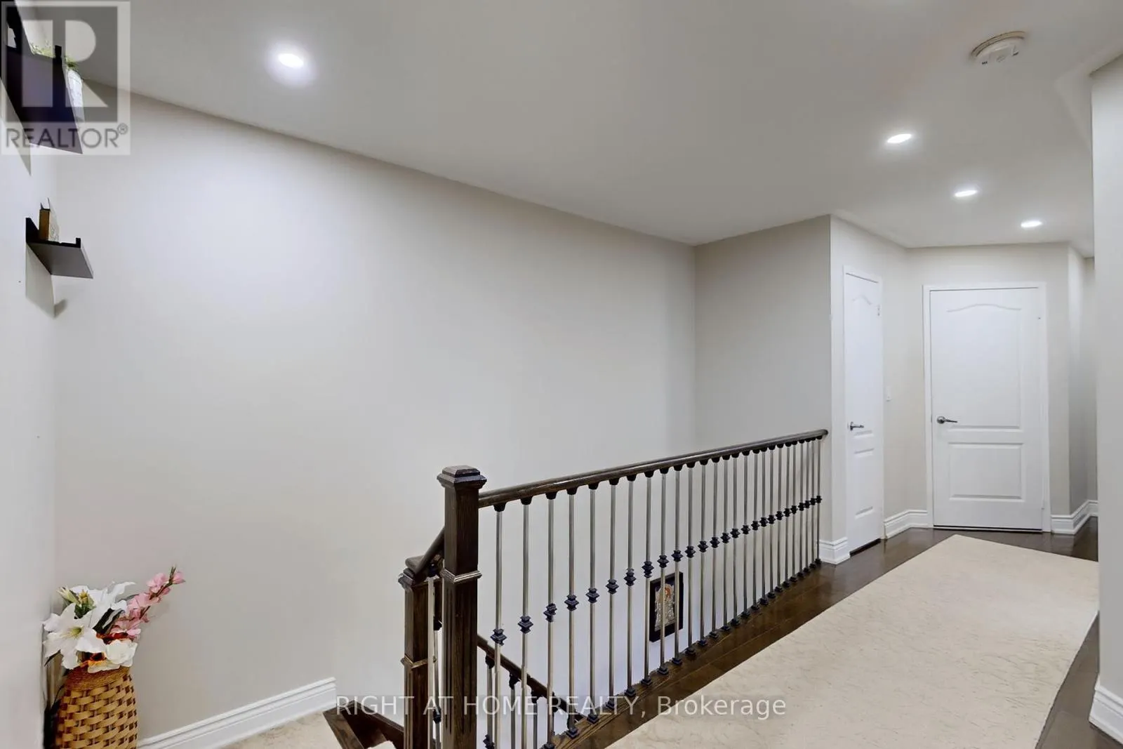 UPPER - 30 CASABEL DRIVE