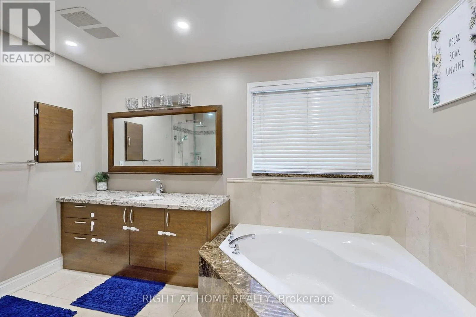 UPPER - 30 CASABEL DRIVE