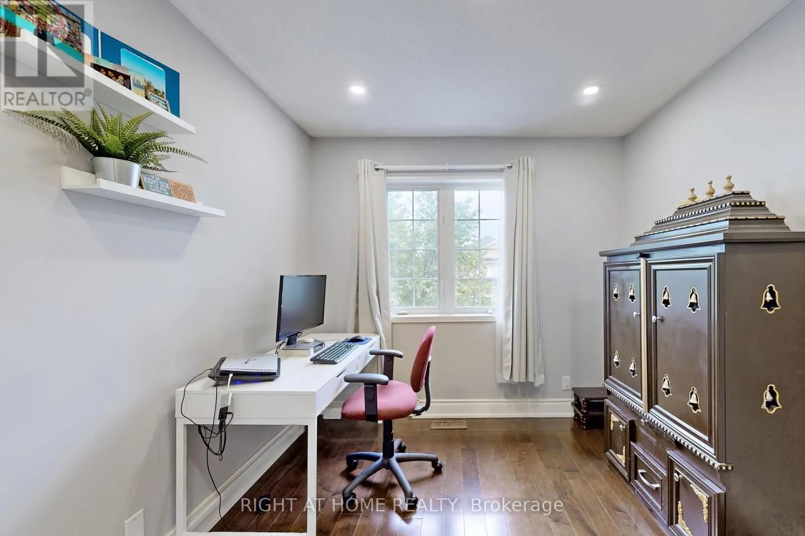 UPPER - 30 CASABEL DRIVE