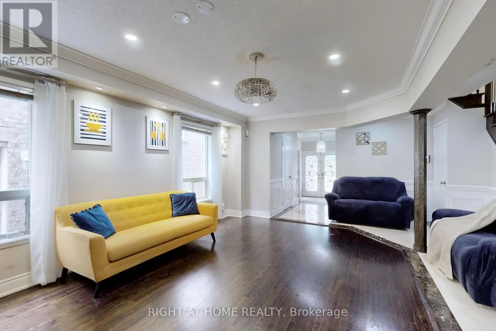 UPPER - 30 CASABEL DRIVE