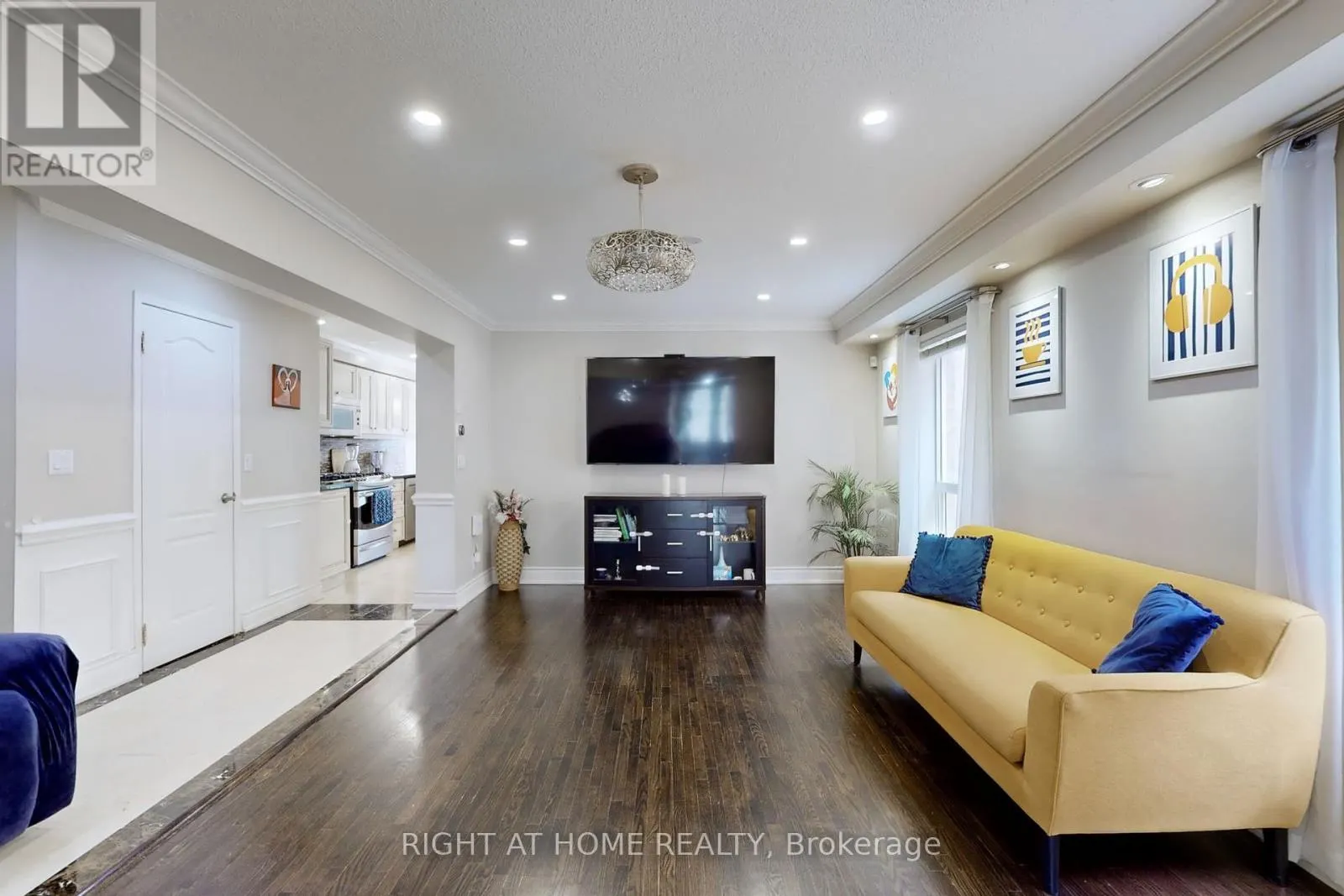 UPPER - 30 CASABEL DRIVE