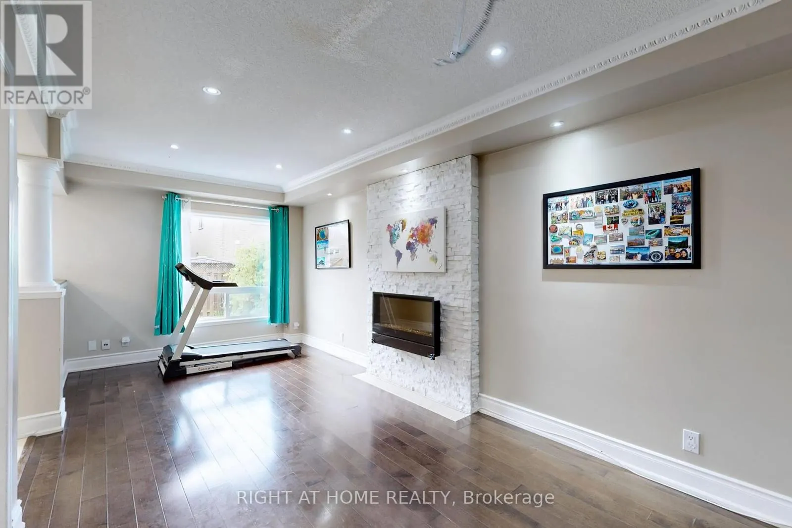 UPPER - 30 CASABEL DRIVE